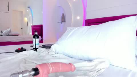 Alice  online show from 02-09-25, 07:38