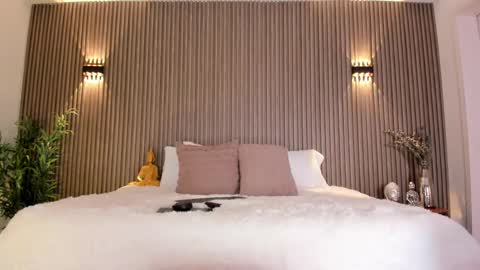 Alice  online show from 10-17-25, 04:26