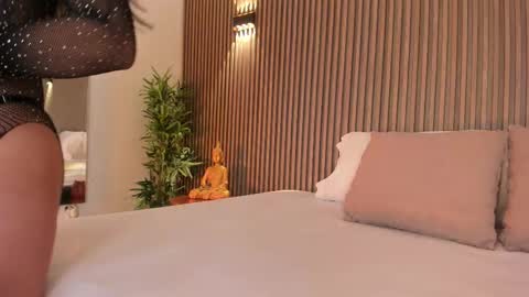 Alice  online show from 02-19-26, 04:19