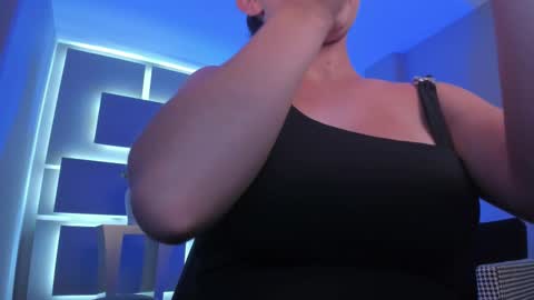 Snapshot of aliceharperx chatting on 10-07-25, 07:11 Alice online show from 10-07-25, 07:11