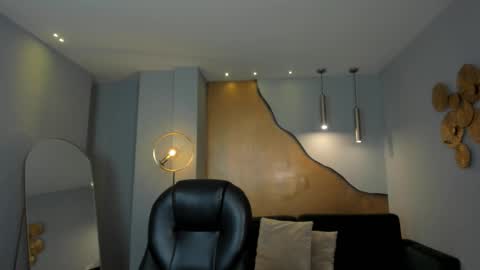 Snapshot of aliceharperx chatting on 10-14-25, 07:14 Alice online show from 10-14-25, 07:14