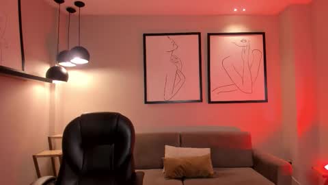 Snapshot of aliceharperx chatting on 10-29-25, 08:21 Alice online show from 10-29-25, 08:21