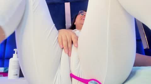 alicehott_05 online show from 05-06-26, 04:08