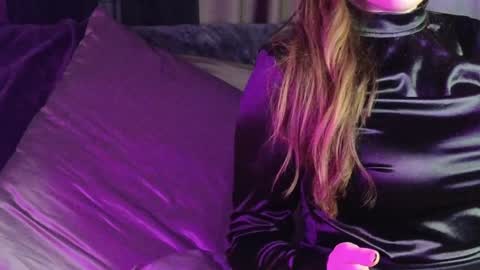 Snapshot of alicejameson chatting on 01-15-25, 08:48 alicejameson online show from 01-15-25, 08:48