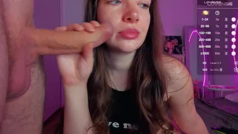 Snapshot of alicekaneky_xx chatting on 09-12-25, 11:37 Alice 19 Kaneky 19 online show from 09-12-25, 11:37