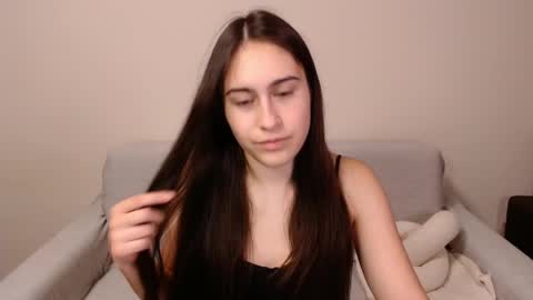 Snapshot of alicekollt chatting on 12-25-24, 09:00 alicekollt online show from 12-25-24, 09:00