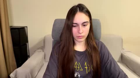 Snapshot of alicekollt chatting on 03-06-26, 08:27 alicekollt online show from 03-06-26, 08:27