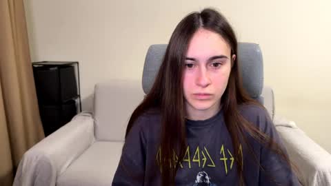 Snapshot of alicekollt chatting on 03-30-26, 08:21 alicekollt online show from 03-30-26, 08:21