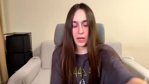 Snapshot of alicekollt chatting on 04-08-26, 08:20 alicekollt online show from 04-08-26, 08:20
