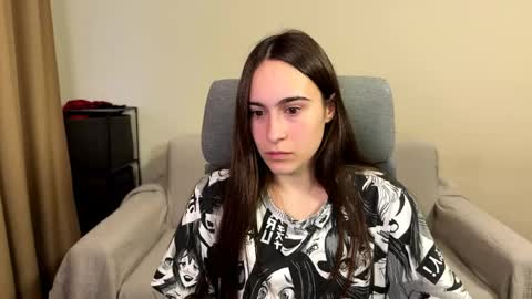 Snapshot of alicekollt chatting on 05-30-26, 06:05 alicekollt online show from 05-30-26, 06:05