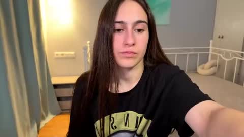 Snapshot of alicekollt chatting on 06-20-26, 09:17 alicekollt online show from 06-20-26, 09:17