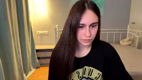 Snapshot of alicekollt chatting on 06-27-26, 08:25 alicekollt online show from 06-27-26, 08:25