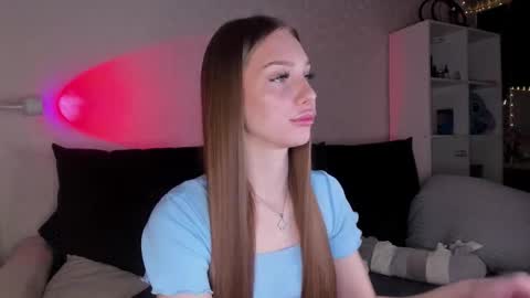 Alice online show from 11-25-25, 04:56