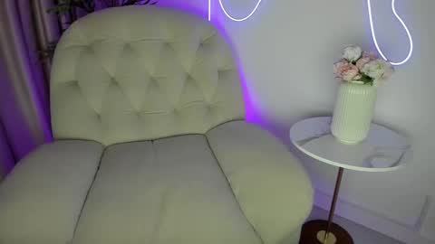 AliceLevine online show from 11-24-25, 05:18