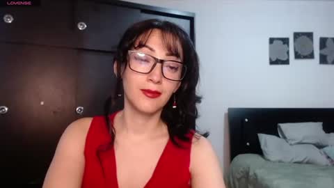 Snapshot of alicelove75 chatting on 06-26-26, 10:47 alicelove75 online show from 06-26-26, 10:47
