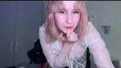 Snapshot of alicemeowk chatting on 09-21-25, 10:06 alicemeowk online show from 09-21-25, 10:06