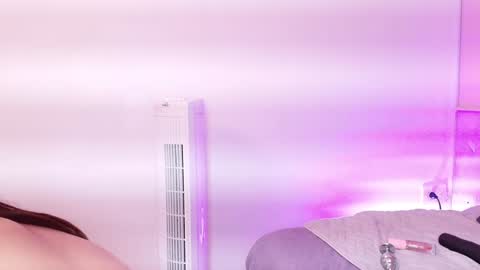 alicemillerr_ online show from 01-09-25, 10:09