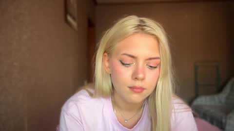 Snapshot of aliceoceaneyes chatting on 09-08-25, 02:16 aliceoceaneyes online show from 09-08-25, 02:16