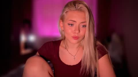 Snapshot of aliceoceaneyes chatting on 10-31-25, 01:01 aliceoceaneyes online show from 10-31-25, 01:01