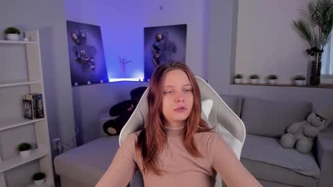 Snapshot of alicepill chatting on 09-23-25, 02:36 Alice online show from 09-23-25, 02:36