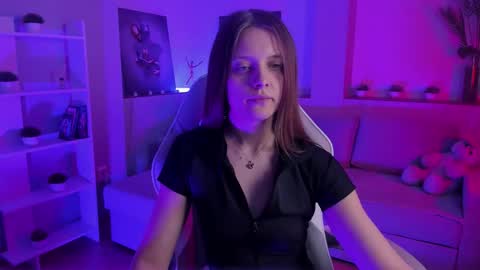 Snapshot of alicepill chatting on 10-23-25, 02:22 Alice online show from 10-23-25, 02:22