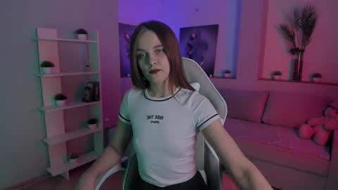 Snapshot of alicepill chatting on 11-05-25, 02:11 Alice online show from 11-05-25, 02:11