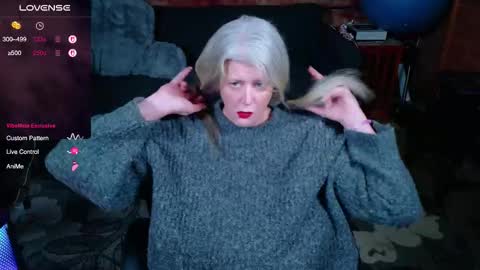 Snapshot of alicescuriosity chatting on 10-16-25, 03:51 Alices Curiosity online show from 10-16-25, 03:51