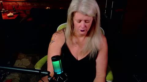 Alices Curiosity online show from 12-17-25, 05:24