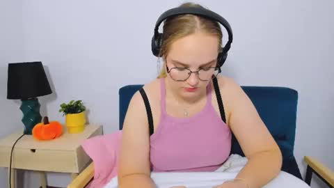 alicesensitive online show from 11-04-25, 12:04