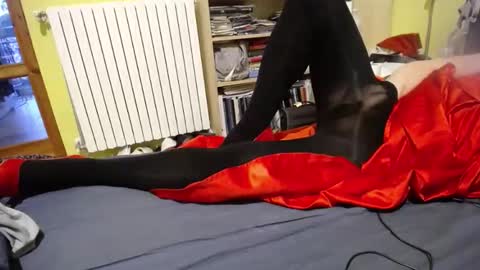 Snapshot of alicesissylove1 chatting on 03-10-25, 05:07 alicesissylove1 online show from 03-10-25, 05:07