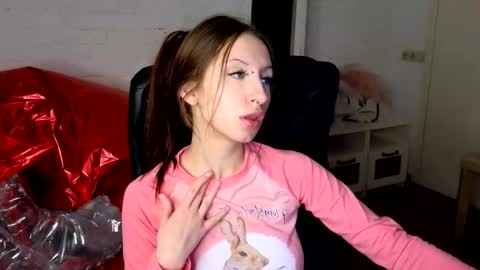 alicewallflower online show from 02-14-26, 08:49