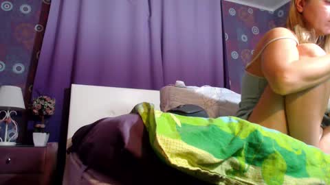 alicewetsquirt online show from 03-08-25, 06:47