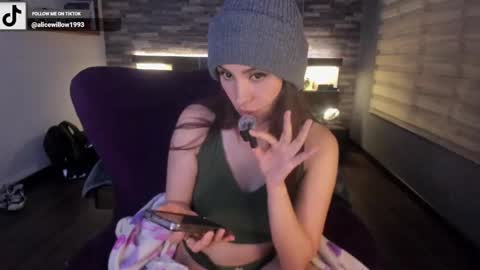 Alice online show from 03-06-25, 02:41