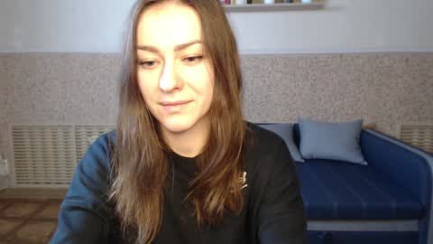 Snapshot of alicewonderful22 chatting on 12-17-24, 04:11 Alice online show from 12-17-24, 04:11