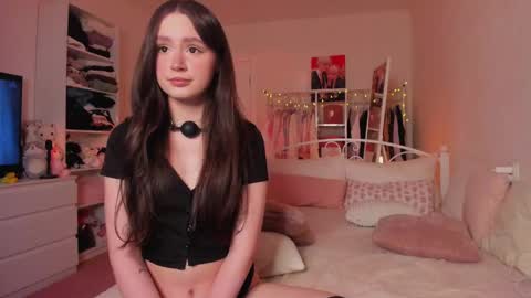 Snapshot of alicexbae chatting on 01-17-25, 03:43 from wonderland online show from 01-17-25, 03:43