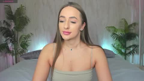 Mia online show from 02-03-25, 01:52