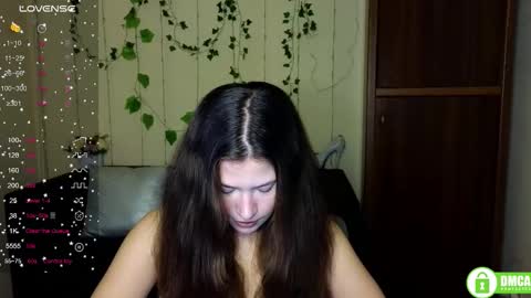 Snapshot of alicia_folow chatting on 11-23-25, 12:16 Alicia online show from 11-23-25, 12:16