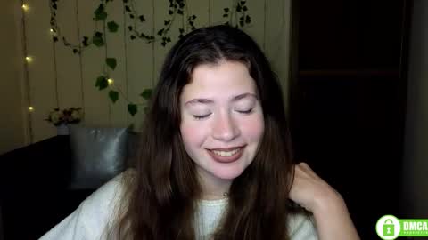 Snapshot of alicia_folow chatting on 11-28-25, 06:27 Alicia online show from 11-28-25, 06:27