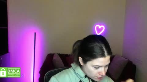 Snapshot of alicia_folow chatting on 12-04-25, 12:25 Alicia online show from 12-04-25, 12:25