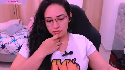 Snapshot of alicia_hotxx chatting on 06-07-26, 06:00 alison online show from 06-07-26, 06:00