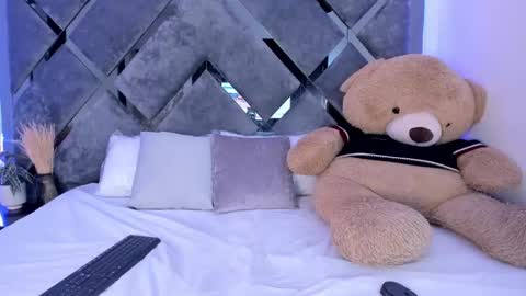 Alice  online show from 12-16-24, 07:43