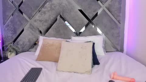 Alice  online show from 02-15-25, 12:37