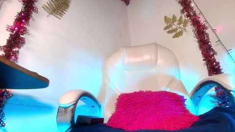 Alicia Kyse  online show from 12-14-24, 03:07
