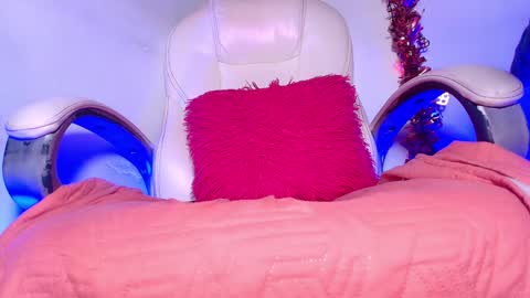 Alicia Kyse  online show from 12-24-24, 06:11