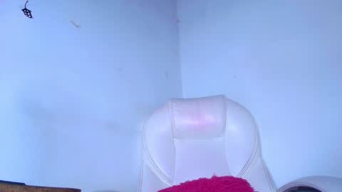Alicia Kyse  online show from 01-25-25, 03:09