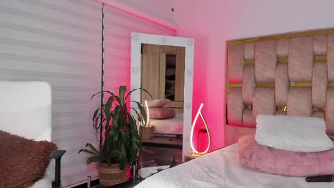 Snapshot of alicia_lang chatting on 02-01-25, 12:29 Alicia Lang online show from 02-01-25, 12:29