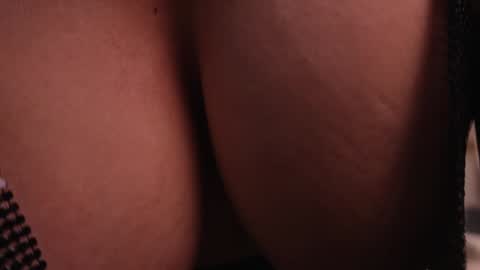 Snapshot of alicia_lang chatting on 10-20-25, 08:31 Alicia Lang online show from 10-20-25, 08:31