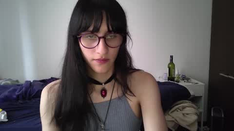 Snapshot of alicia_love29 chatting on 02-13-25, 08:55 Alice online show from 02-13-25, 08:55