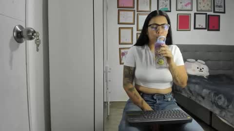 alicia_rainbow online show from 05-27-26, 03:58