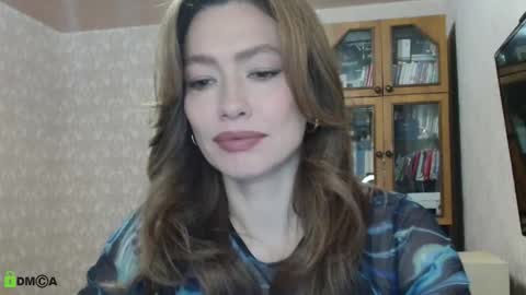 Alicia online show from 12-17-25, 04:07
